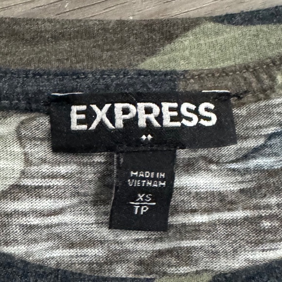 2 Express Tops - Picture 2 of 4